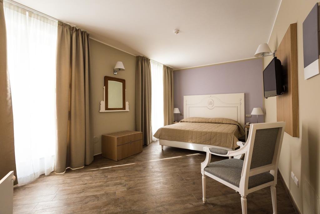 Hotel Monteverde Acqui Terme Esterno foto