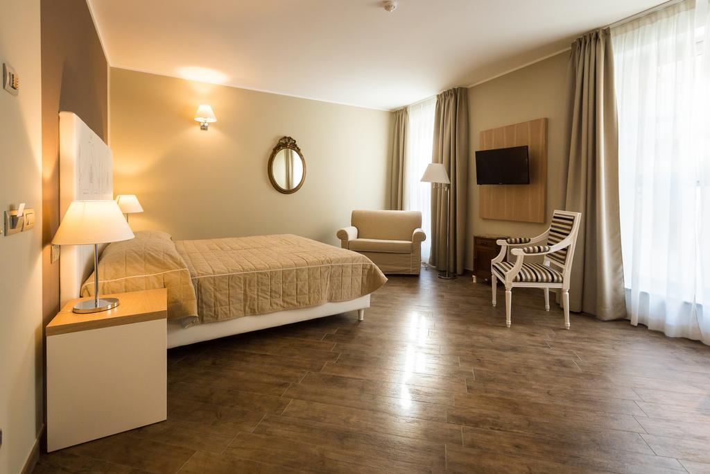 Hotel Monteverde Acqui Terme Esterno foto