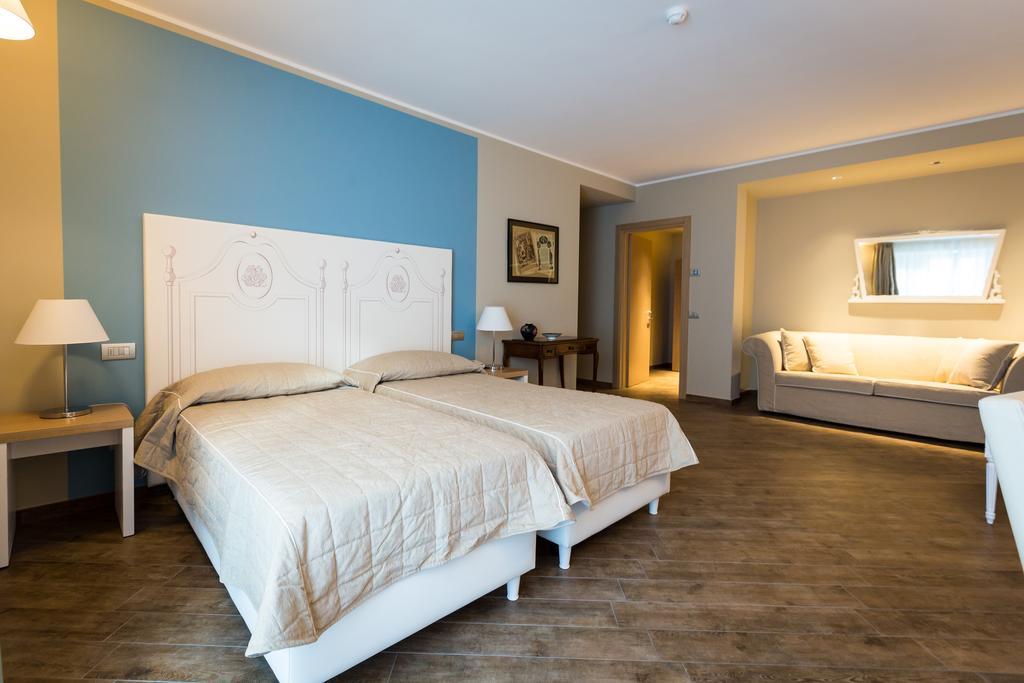 Hotel Monteverde Acqui Terme Esterno foto