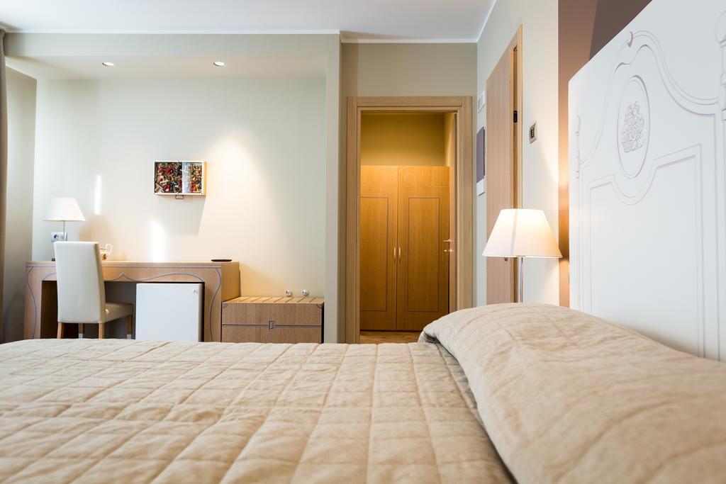 Hotel Monteverde Acqui Terme Esterno foto