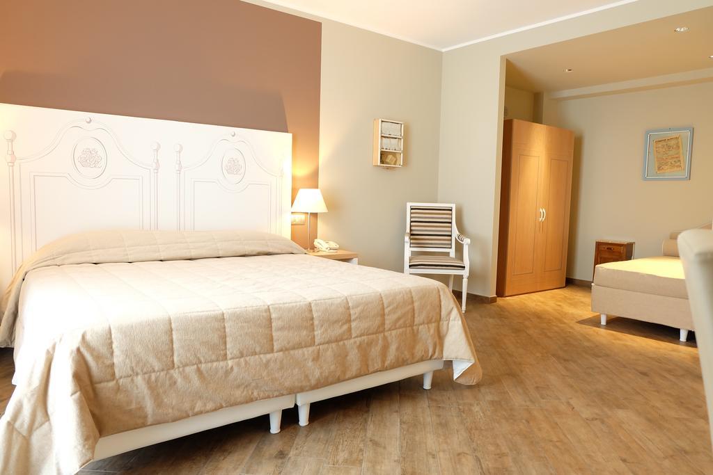 Hotel Monteverde Acqui Terme Esterno foto
