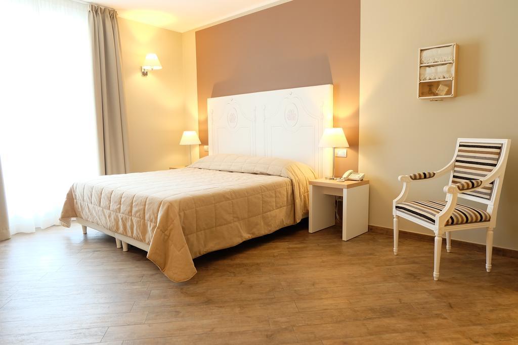 Hotel Monteverde Acqui Terme Esterno foto
