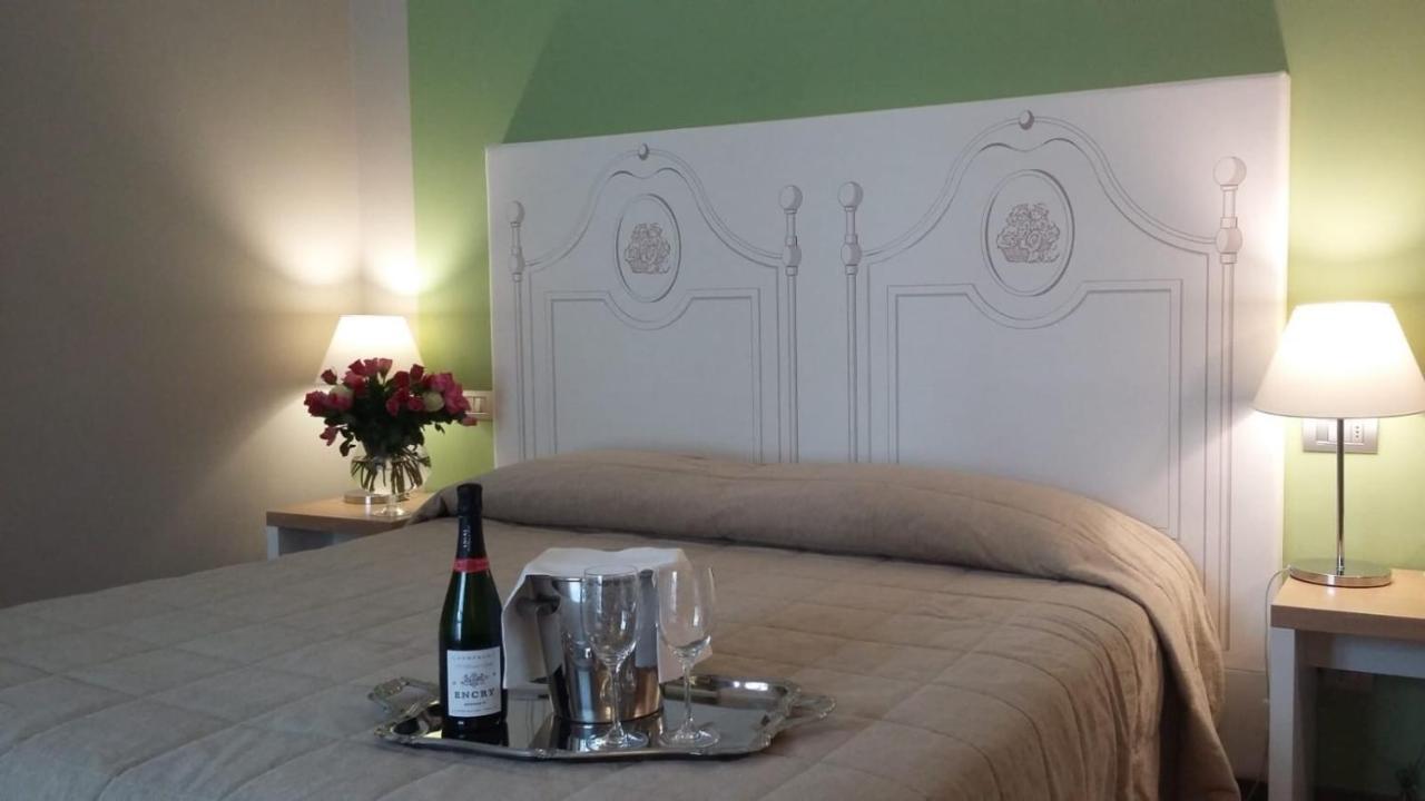 Hotel Monteverde Acqui Terme Esterno foto